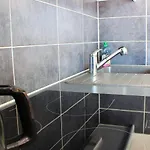 Splendide T2 Climatise A 50m De La Avec Piscine Et Parking - Fr-1-607-97 *