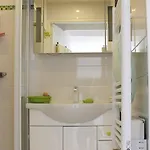 Splendide T2 Climatise A 50m De La Avec Piscine Et Parking - Fr-1-607-97 אגדה