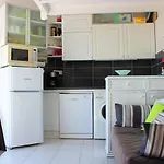 Splendide T2 Climatise A 50m De La Avec Piscine Et Parking - Fr-1-607-97 דירה *