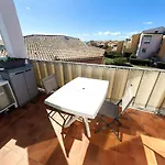 Splendide T2 Climatise A 50m De La Avec Piscine Et Parking - Fr-1-607-97 דירה *