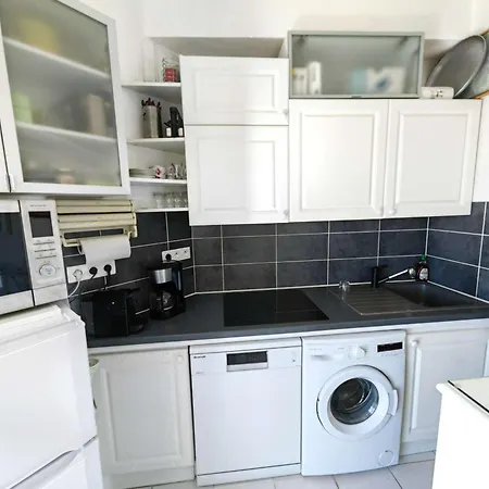 Splendide T2 Climatise A 50m De La Avec Piscine Et Parking - Fr-1-607-97