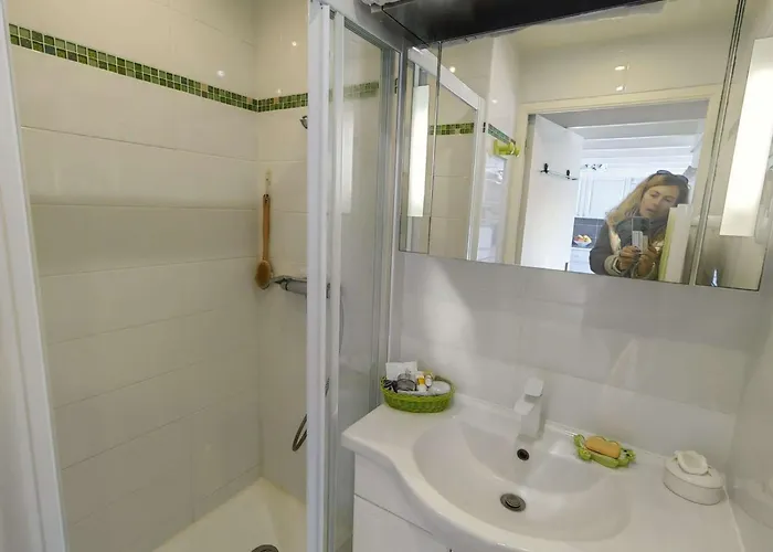 Splendide T2 Climatise A 50m De La Avec Piscine Et Parking - Fr-1-607-97 Apartment