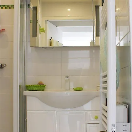 Splendide T2 Climatise A 50m De La Avec Piscine Et Parking - Fr-1-607-97 Agde