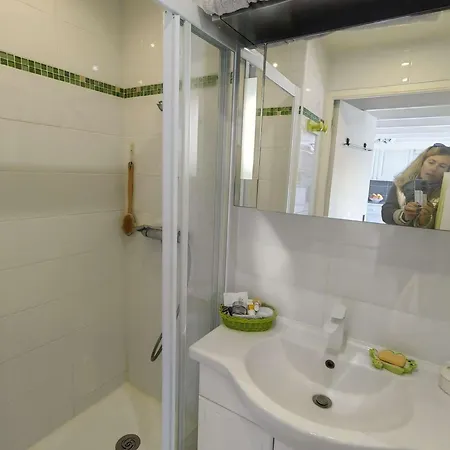Splendide T2 Climatise A 50m De La Avec Piscine Et Parking - Fr-1-607-97 Apartment