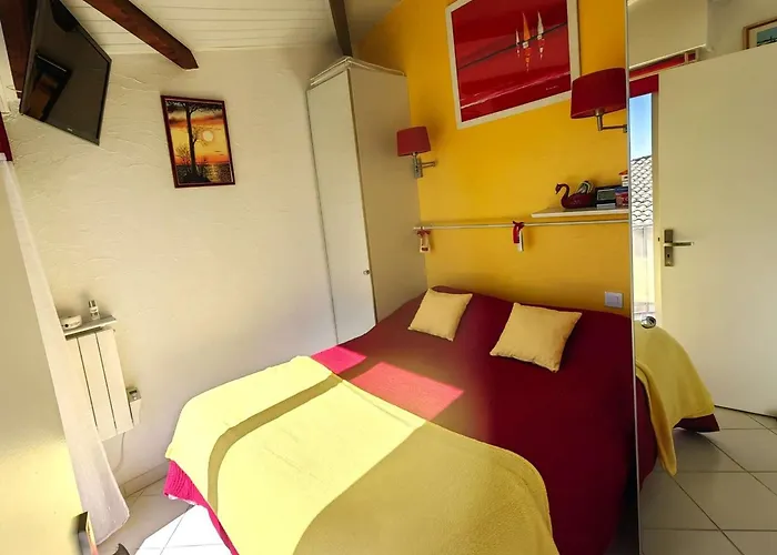 Superbe T2 Climatisé à 50m De La Plage, Piscine, Parking, 5 Pers - Fr-1-607-97 * Agde